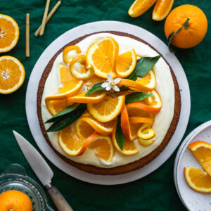 Ζυμερό Κέικ Πορτοκαλιού με Επικάλυψη από Κρέμα Τυρί