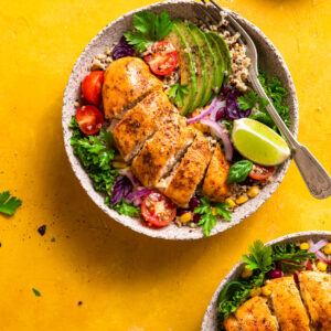 Μεξικάνικη Πρωτεϊνική Σαλάτα με Κοτόπουλο & Κινόα