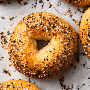 Εύκολα & Πρωτεϊνικά Bagels με 2 Υλικά